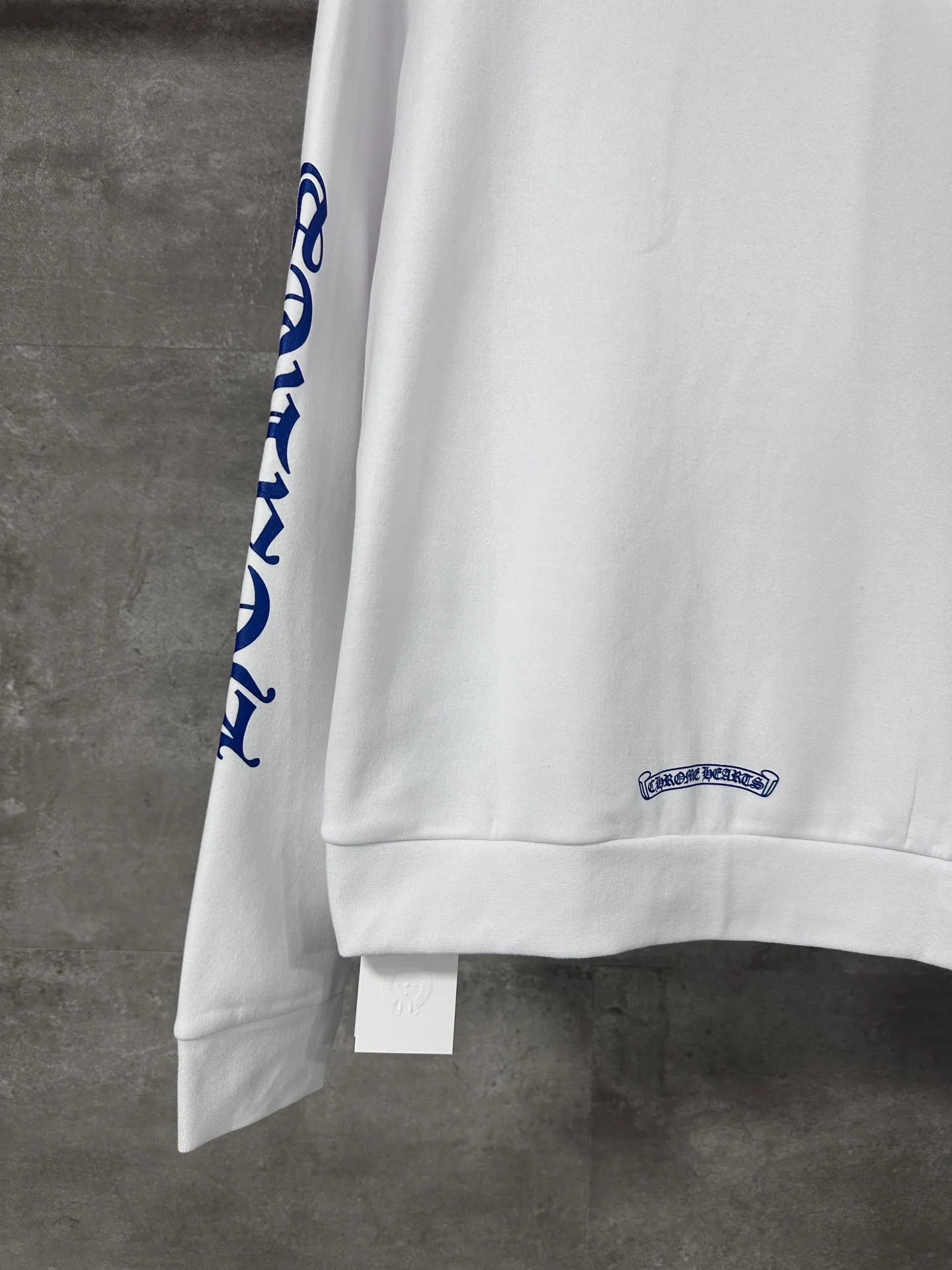 P350 💰 Chrome Hearte/Chrome Heart's new Ch blue Sanskrit printed zipper hooded sweatshirt is made of high-quality cotton fabrics and has a loose shoulder cut that is not flattering on the figure. It can provide the wearer with a comfortable and comfortable wearing experience while creating a casual and lazy fashion atmosphere. Size: S/M/L